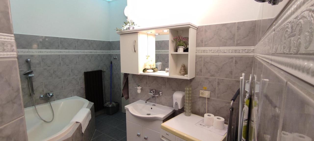 Center Apartman Szeged Esterno foto